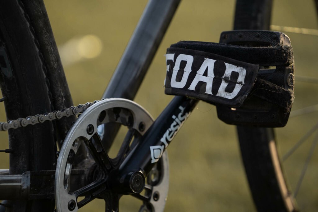 Transmission et strap de pédale FOAD sur le vélo de Jackson.